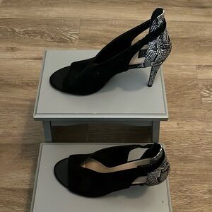 Black and snake print heel.